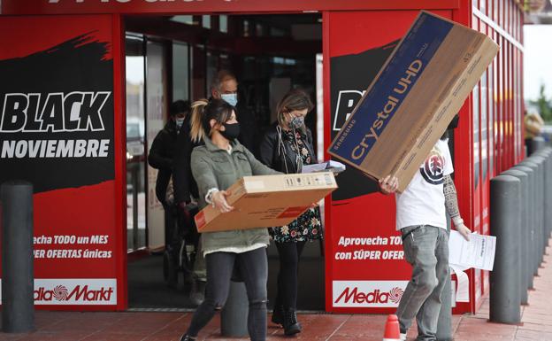 El Black Friday reactiva las compras en Santander, pero no tanto como otros años