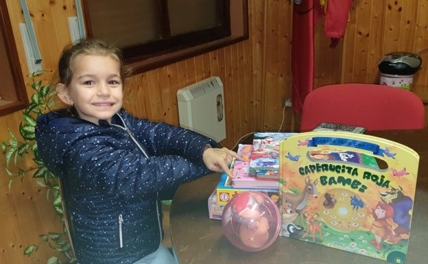 Una vecina de Bárcena de Cicero promueve una campaña solidaria de recogida de juguetes