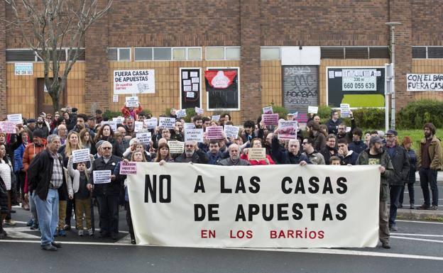 Un juzgado suspende las licencias de obra y actividad a un salón de juegos en Santander de forma cautelar