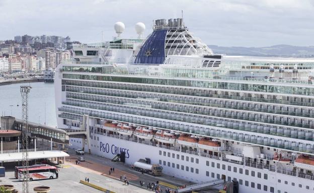 La industria del crucero se reúne dos días en la ciudad, que aspira a atraer estos tráficos