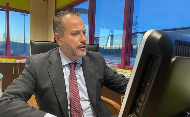 El PP pide a Soberón que deje de «vender humo» y empiece a «ayudar»