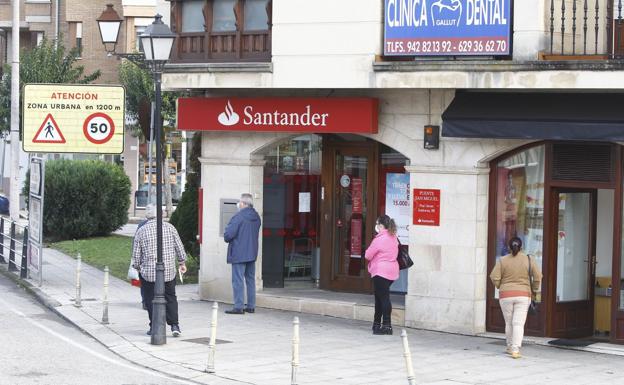 El Santander plantea abrir 'contact center', uno en Cantabria, para reubicar personal