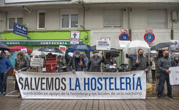 Los hosteleros piden la dimisión del consejero de Sanidad por el «daño» causado al sector