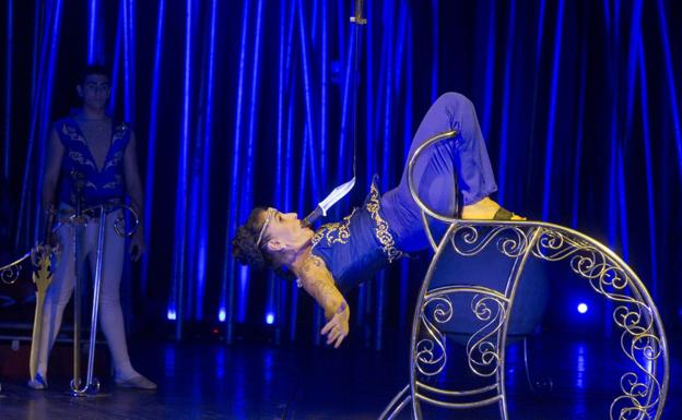 La vida detrás de la carpa