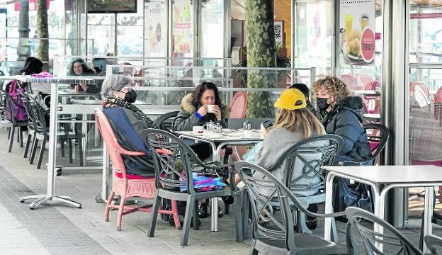 «Con dos lados, un techo y una estufa sí se puede templar una terraza»