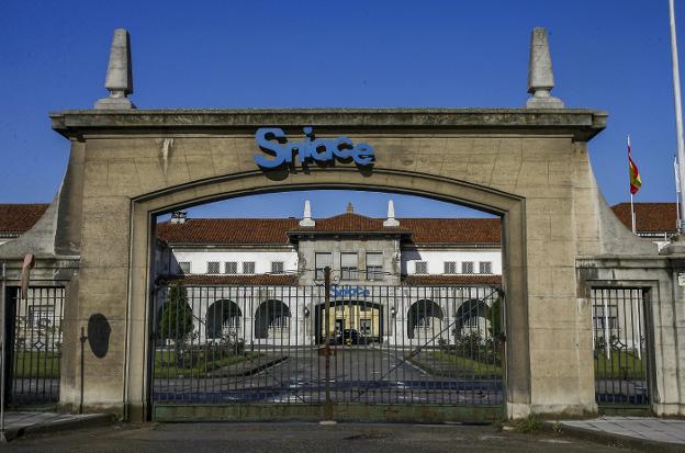 Ventura presenta al Gobierno su idea para Sniace y detallará en días su plan
