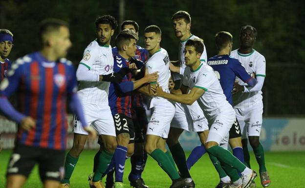 Los partidos aplazados llevarán al Racing a un calendario agónico para recuperar fechas