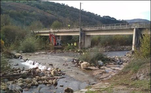 La Confederación mejora el cauce del río Los Llares en Arenas