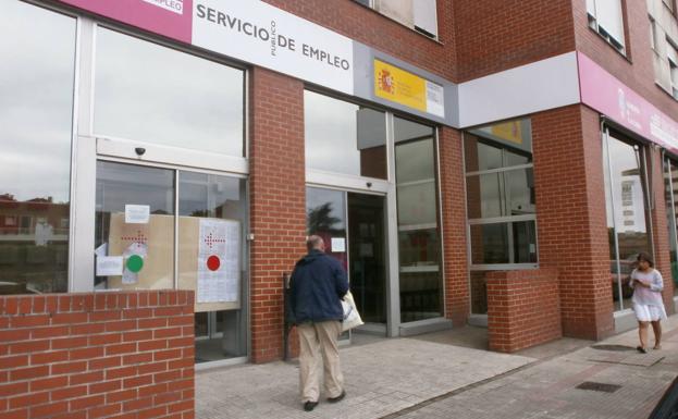 Los desempleados de Cantabria no tendrán que 'sellar el paro' hasta el 31 de marzo