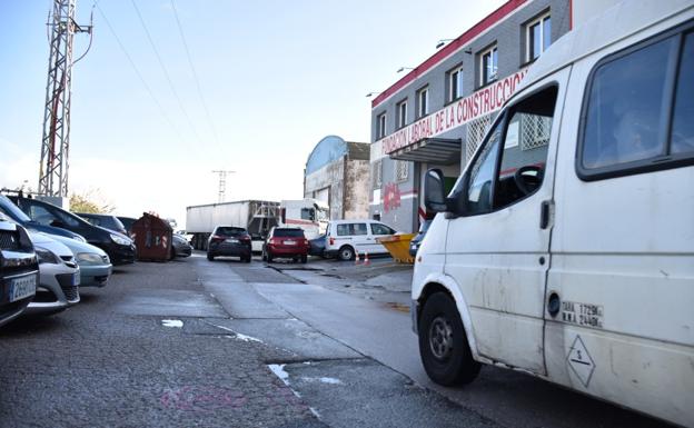 Camargo responde a la petición del polígono Mies de San Juan para mejorar su pavimento