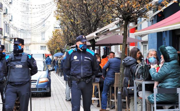 El covid, la vigilancia policial y la lluvia frenan la 'tardebuena'
