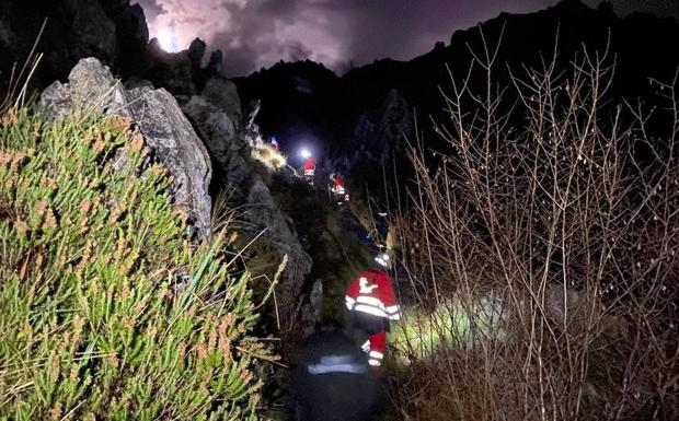 Rescatan en plena Nochebuena a una familia de Madrid perdida en una ruta en Miera