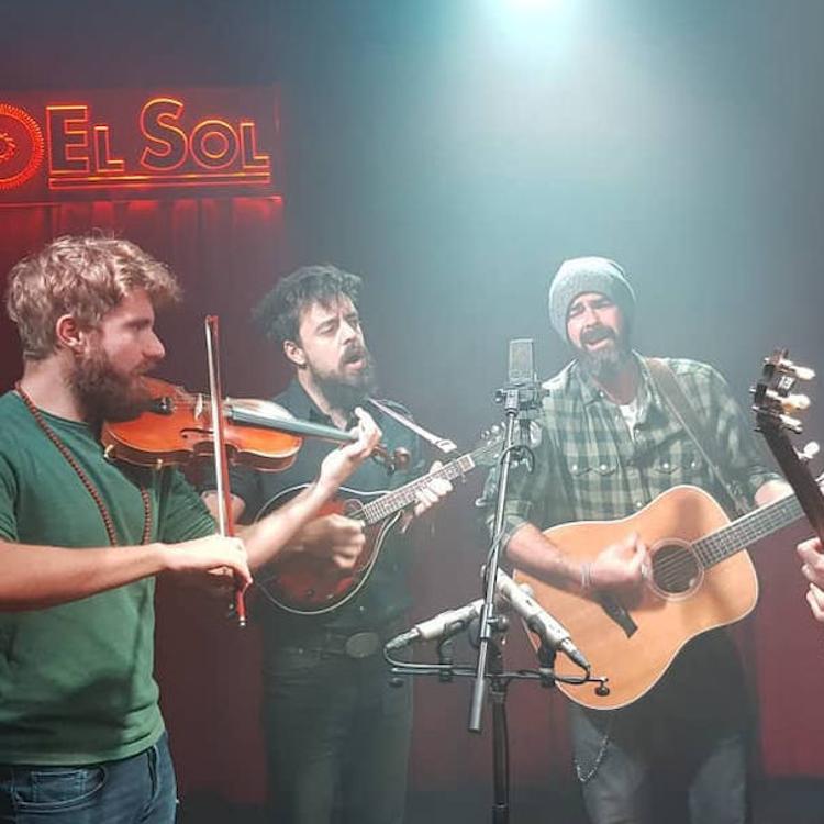 Tucho reivindica el papel de las salas en 'Las raíces'