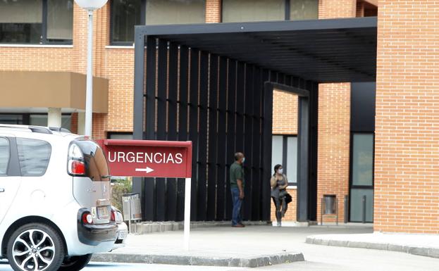 Sierrallana afronta un brote con 18 casos al contagiarse un paciente de planta no covid