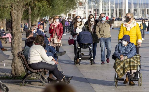 Cantabria suma población por tercer año consecutivo por el tirón de la inmigración