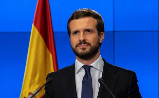 Casado ofrece su apoyo para reforzar la Monarquía sin tocar la Constitución