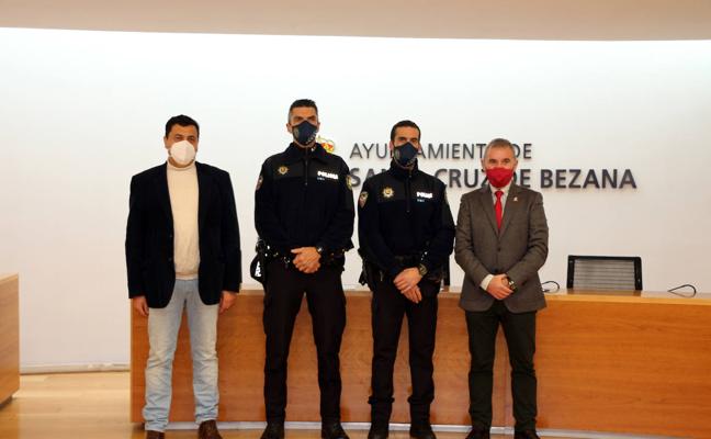 Bezana incorpora dos oficiales a la Policía Local y prepara otras cuatro nuevas plazas