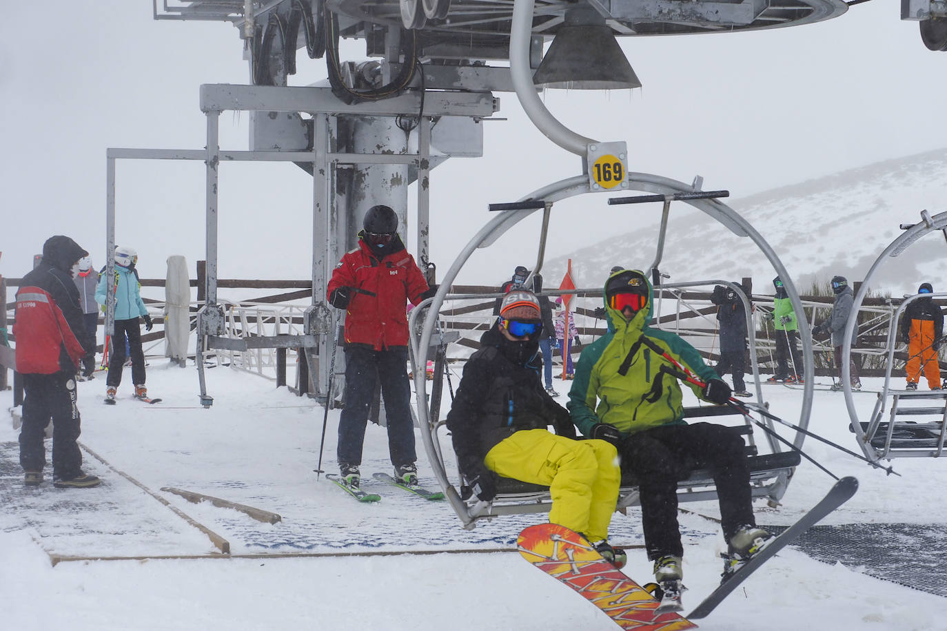 Primer día de la temporada de esquí en Alto Campoo