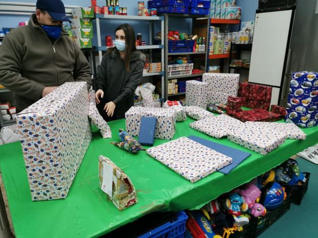 Los Reyes Magos del Colectivo Solidario La Fondona llegarán a 62 niños de El Astillero