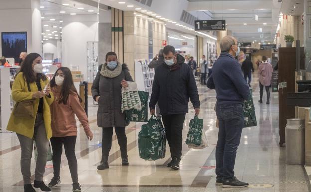 Un 5 de enero con gente, pero sin agobios, en los centros comerciales