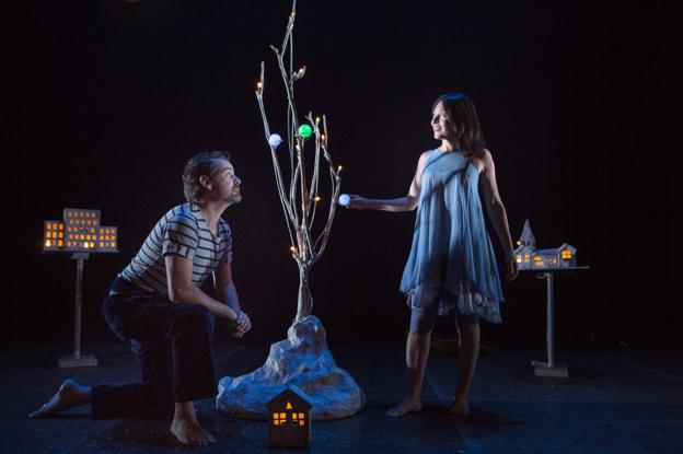 Las luces de la noche se encienden en el Centro Botín