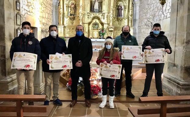 Requejo entrega los premios de su certamen de decoración navideña