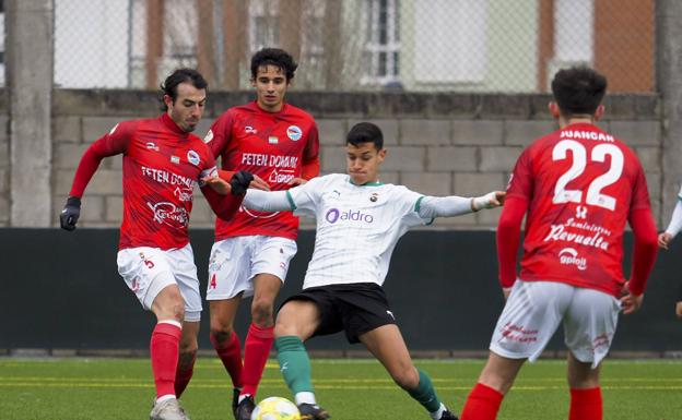 El Laredo no pierde el tiempo y supera al Rayo Cantabria