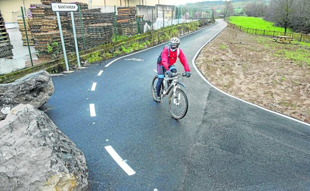 Santander y Ontaneda, unidas por un carril bici tras concluir el último tramo