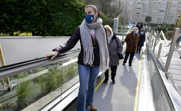 Santander inaugura las nuevas rampas y escaleras de Valdenoja