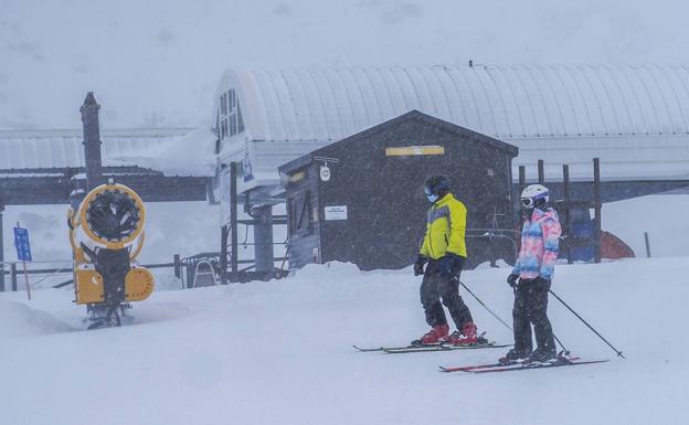 Alto Campoo suspende provisionalmente la venta de abonos de temporada para facilitar la rotación en las reservas