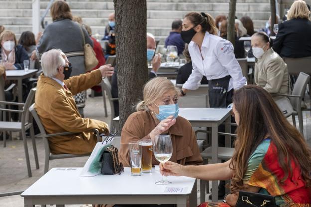 Casi la mitad de los contratos que se firman en Cantabria no duran más de un mes