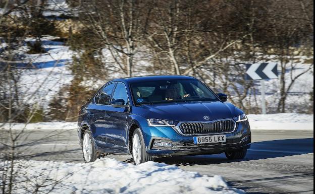 Skoda Octavia enchufable: hasta 245 CV y 69 kilómetros en modo eléctrico