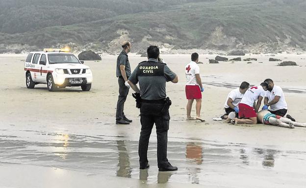 Todas las playas de Cantabria con socorristas tendrán desfibrilador