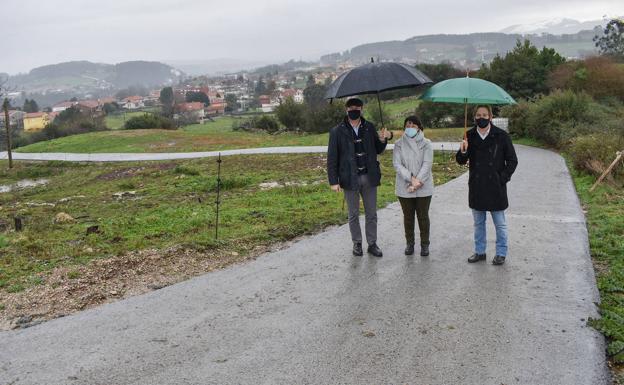Reforzado un camino rural en Reocín para mejorar la accesibilidad al depósito de agua potable en La Veguilla