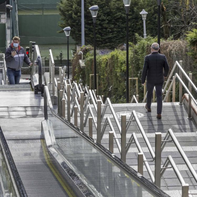 La red de escaleras mecánicas salva ya 14 tramos en pendiente y sigue su expansión