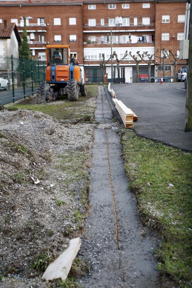 Comienza la ampliación del vial próximo al cuartel de Sierrapando