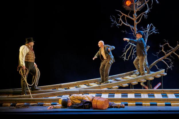 Beckett y Delibes recalan en escena para despedir la temporada del Palacio