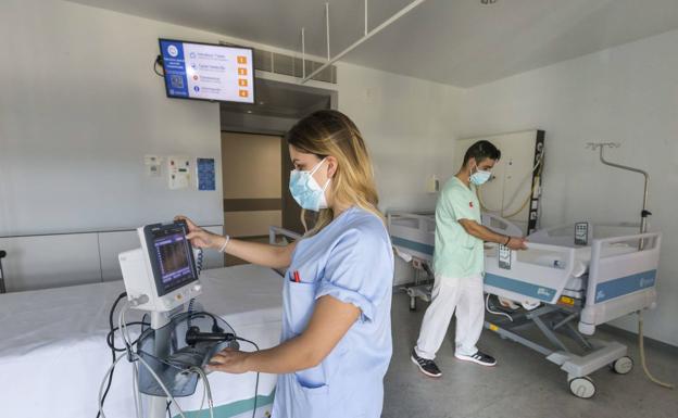 Siete fallecidos más por covid y una evolución «preocupante» de la cepa británica en Cantabria