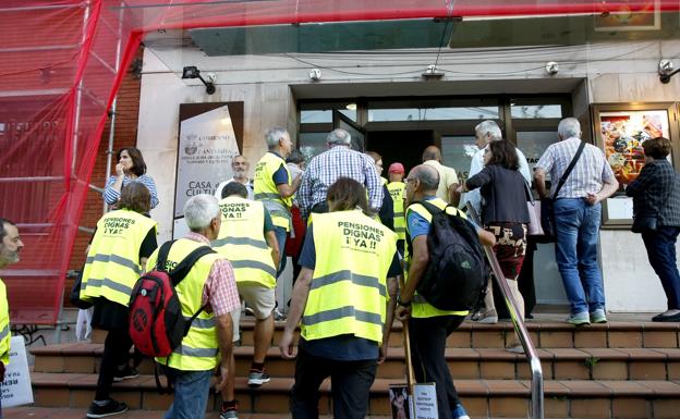 Los 20.000 pensionistas cántabros con jubilaciones más bajas ya están exentos del copago farmacéutico