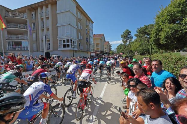 La Vuelta estará tres días en Cantabria y tendrá etapa entre Laredo-Soto de la Marina y salida en Unquera