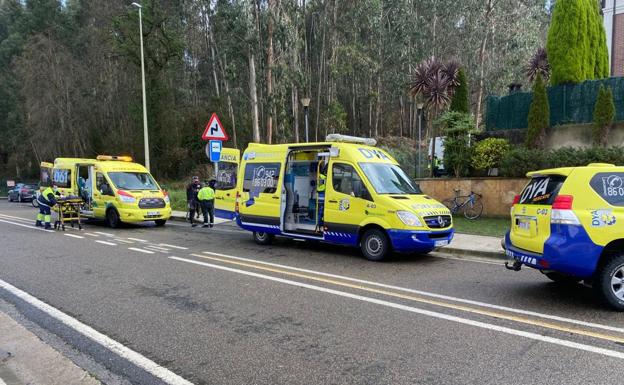 Dos ciclistas heridos tras sufrir un atropello en Guriezo