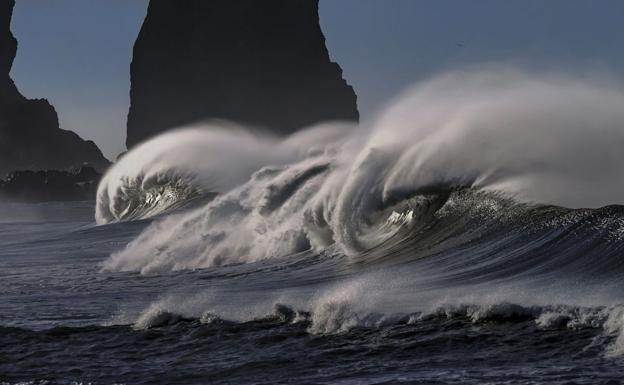 La costa de Cantabria estará en alerta roja por fenómenos costeros adversos este sábado y el domingo