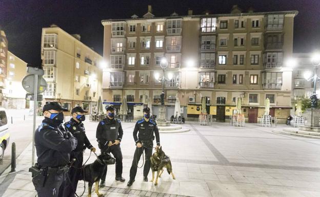 Ocho denuncias por fiestas en Santander y otras ocho a hosteleros por no cumplir las normas contra el covid