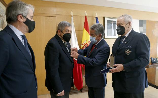 Homenaje de la Federación Cántabra de Golf a Juan Antonio Herrera