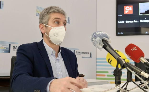 Ceruti defiende la «notable valía» del nuevo director de Innovación