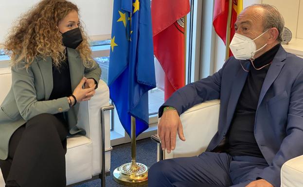 Quiñones, «aliada» de Marcano para «defender juntos» proyectos para Cantabria