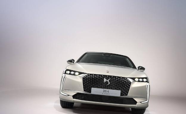 Todo sobre el nuevo DS 4: diseño único, electrificado y con tecnología avanzada