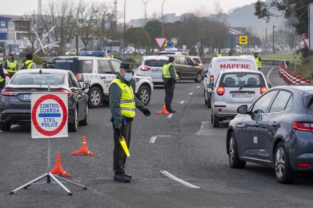 Sanidad desoye a los alcaldes y mantiene las restricciones de los municipios confinados