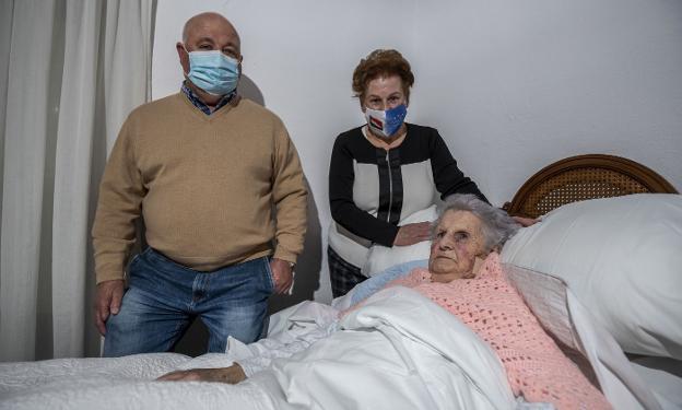 Fina vence al virus a los 103 años