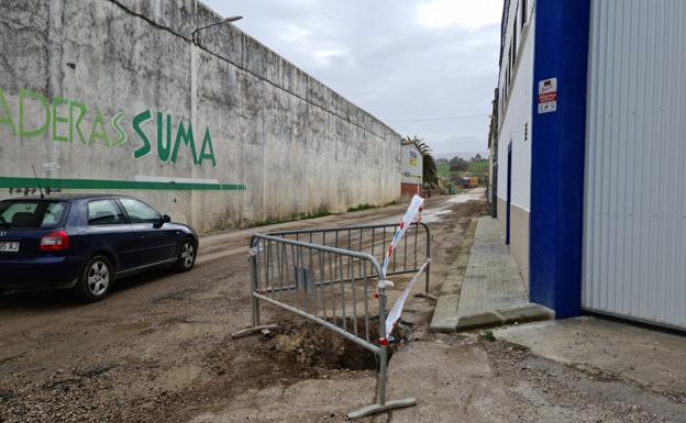 Camargo comienza a mejorar los viales interiores del polígono Mies de San Juan